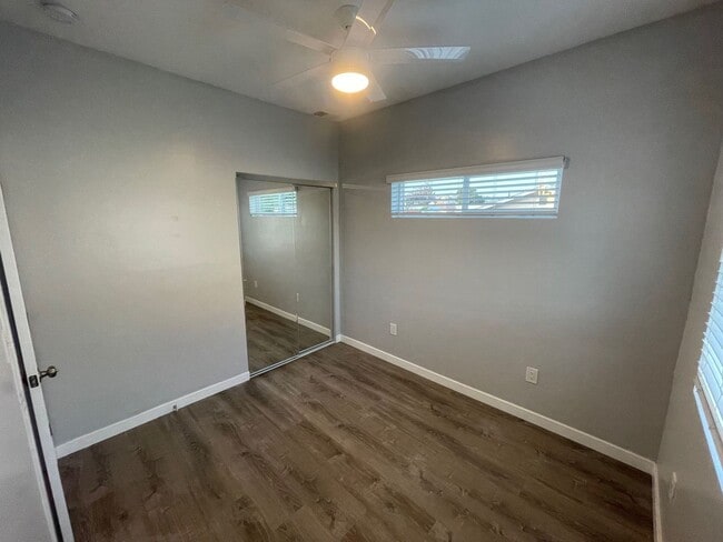 Building Photo - 4BD/2BA with great Yard!