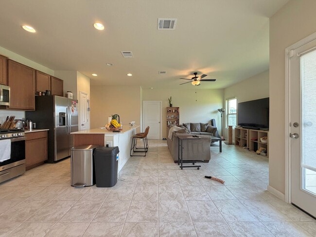 Building Photo - 18200 Emu Ln