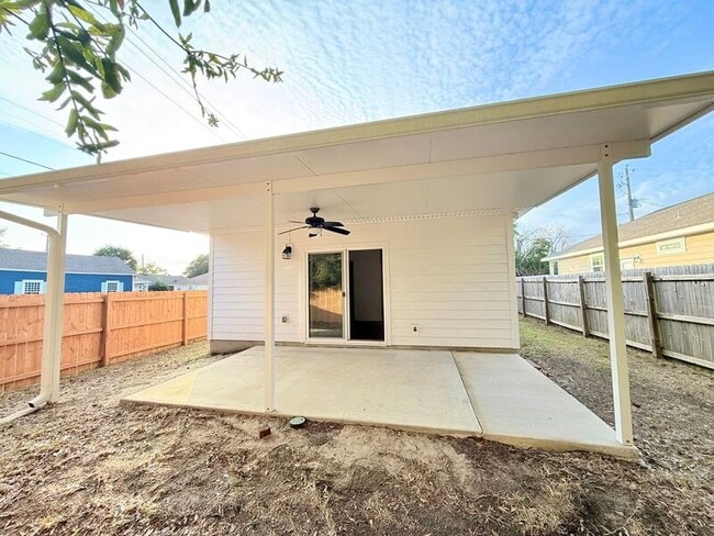 Building Photo - 500 N D St