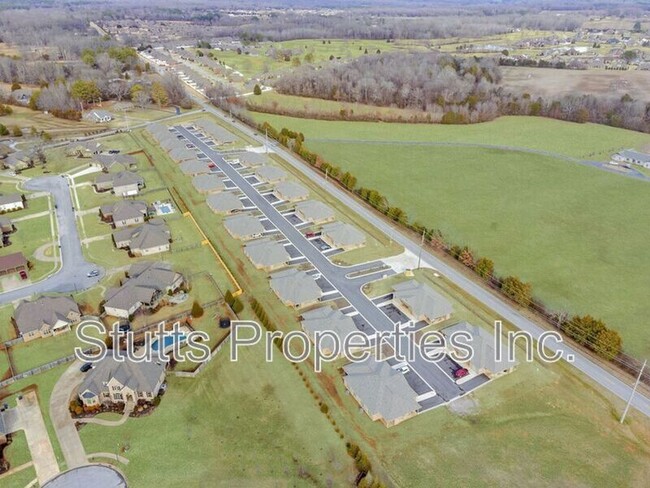 Building Photo - 111 Bentbrook Dr