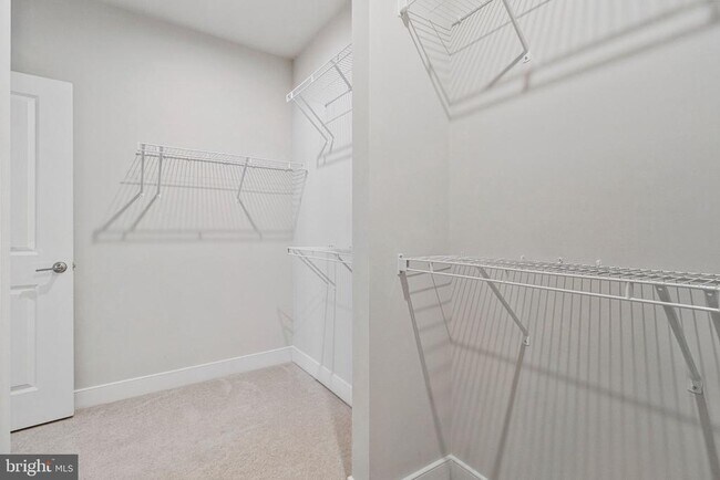 Building Photo - 102 St Ives Pl