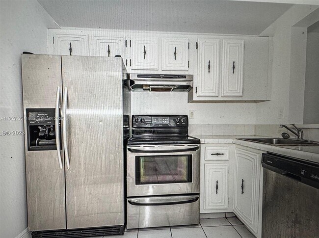 Primary Photo - 496 NW 165th St