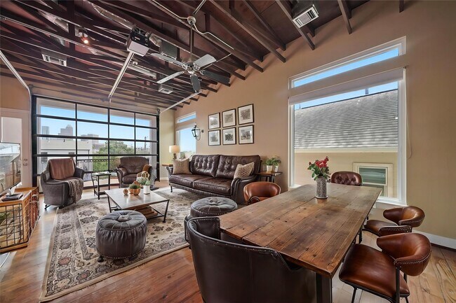 Building Photo - 1514 Stanford St