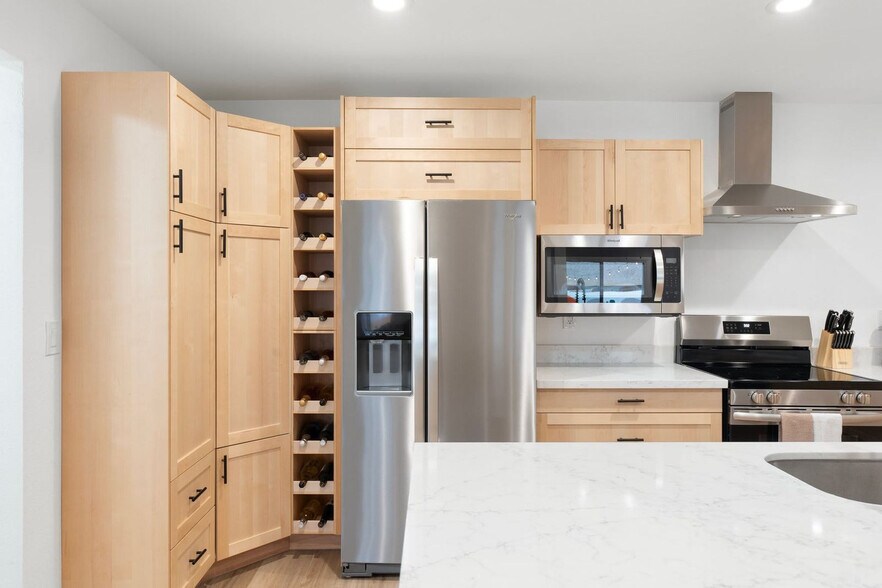 Building Photo - 7721 N 47th Dr