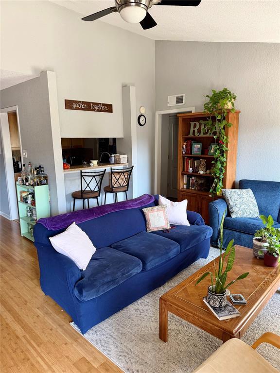 Building Photo - 3204 Menchaca Rd