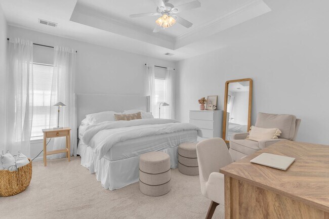Building Photo - Beautiful 3-level 3 BR 2.5BA Townhome in P...