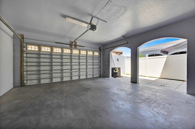 Building Photo - 2051 Island Brook Ln