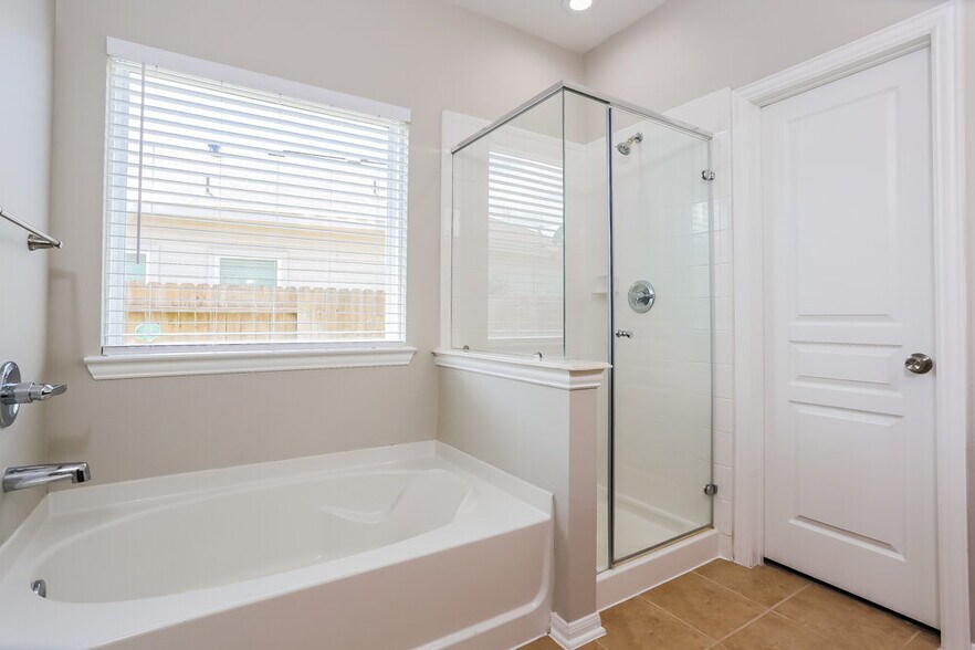 Building Photo - 17442 Hayley Springs Ct