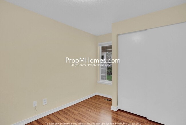 Building Photo - Updated Three Bedroom Home Next to Progress Ridge!