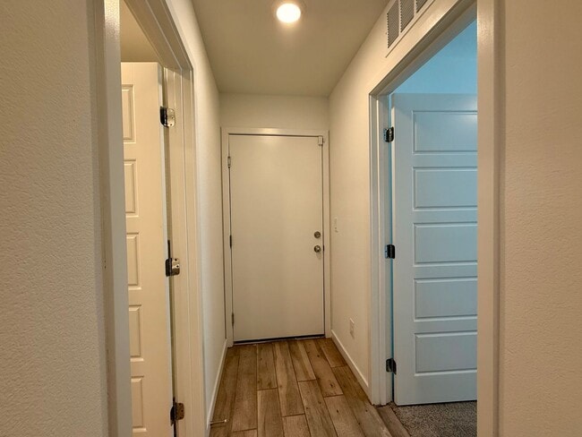 Building Photo - 4 BED 3 BATH 2 CAR GARAGE TOWNHOUSE + LOFT ON CORNER LOT w/ BALCONY