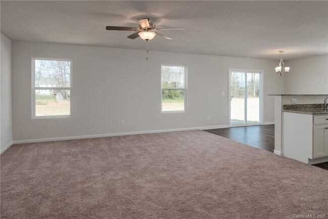Building Photo - Beautiful 3 Bedroom with 2.5 Baths and 2-Car Garage.