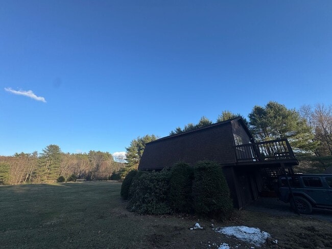 Building Photo - Cozy 2-Bedroom Home with Backyard & Deck
