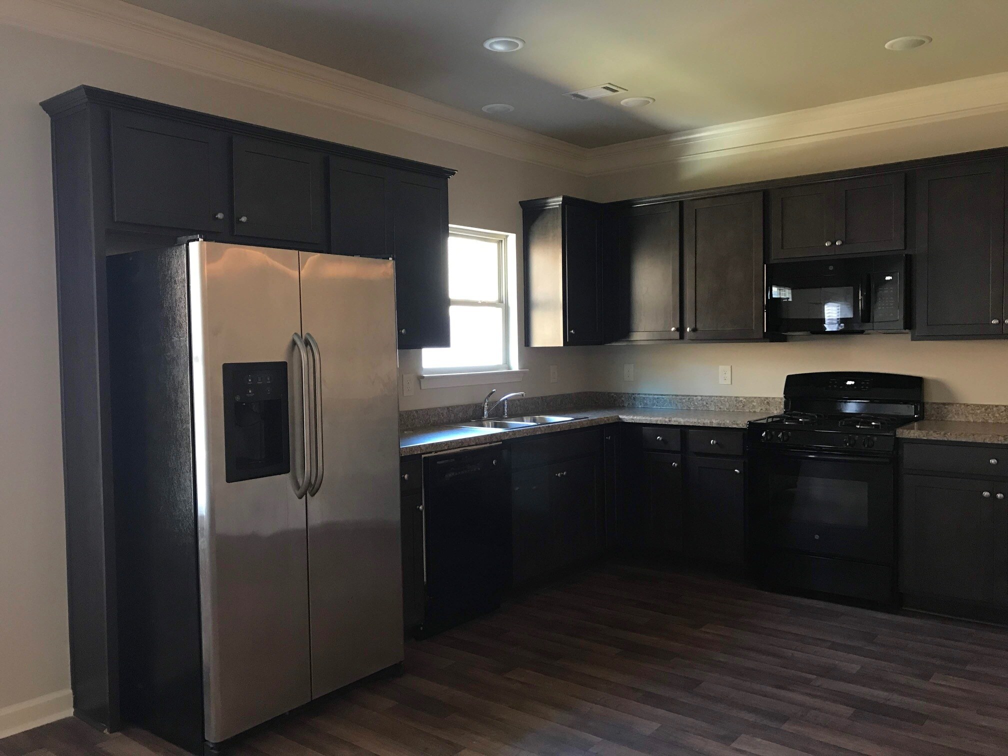 Building Photo - 348 Turtle Creek Dr