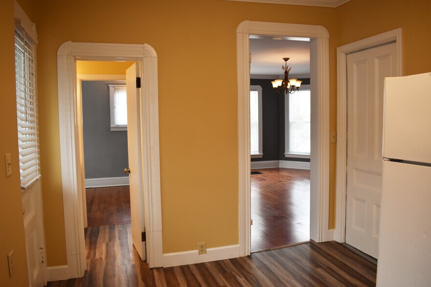 Kitchen - 533 W Gray St