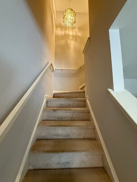Building Photo - 1206 Delancey Way