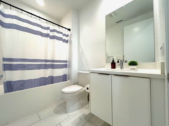 Building Photo - 10917 1/2 Otsego St