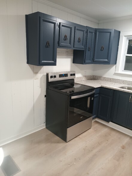 Building Photo - 125 Concord St