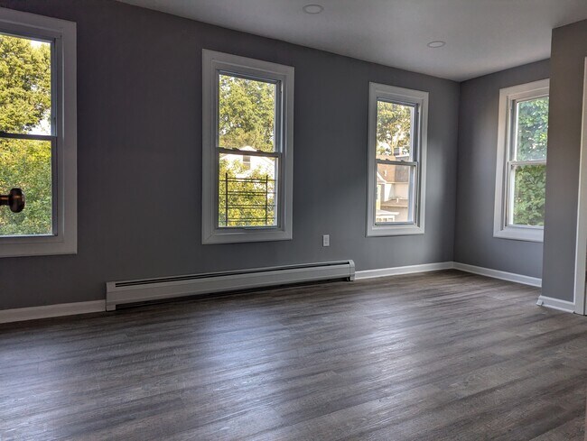 Building Photo - 45 Westcott St