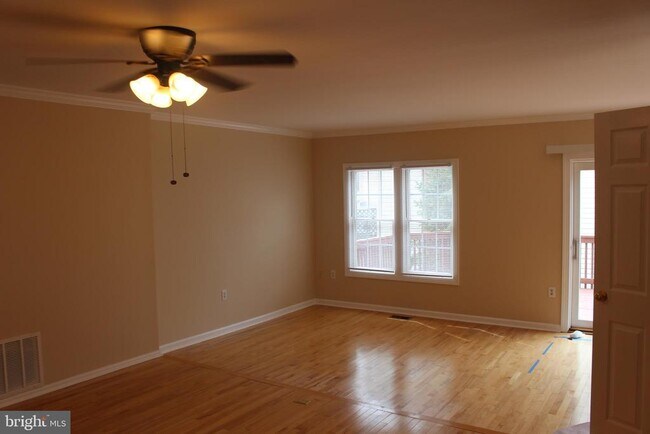 Building Photo - 611 Suffield Dr