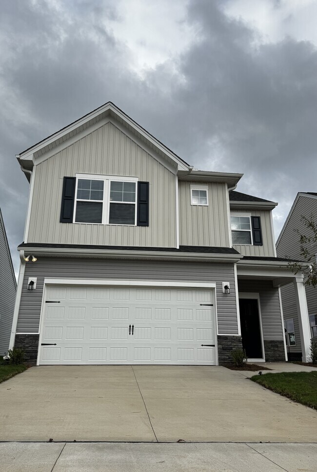 Primary Photo - 142 Gervais Cir