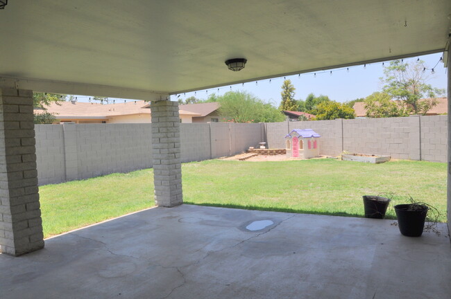 Building Photo - Remodeled 4 bedroom Tempe home near ASU