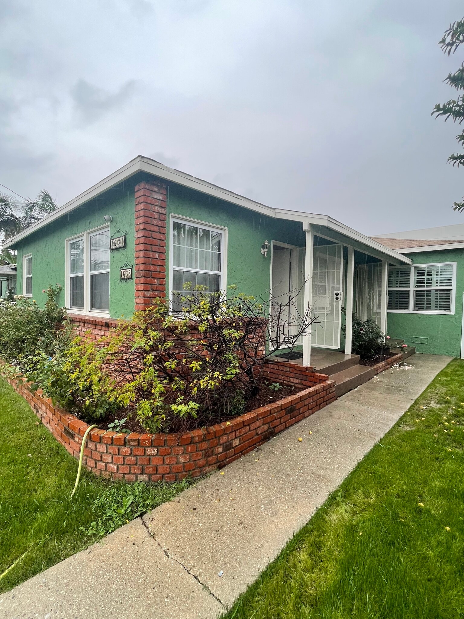 Building Photo - 1631 Del Amo Blvd