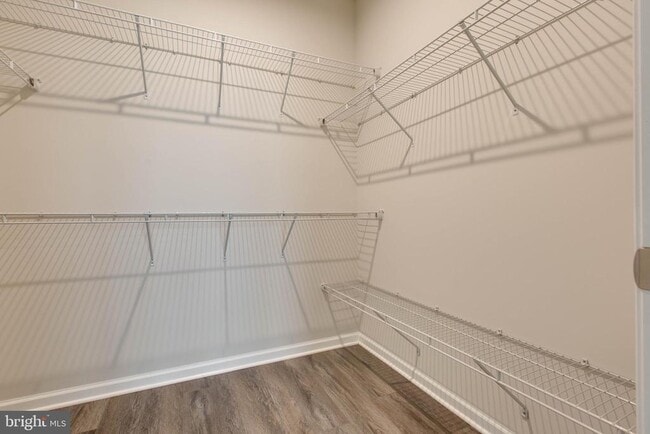Building Photo - 7912 N Gladden Farm Way