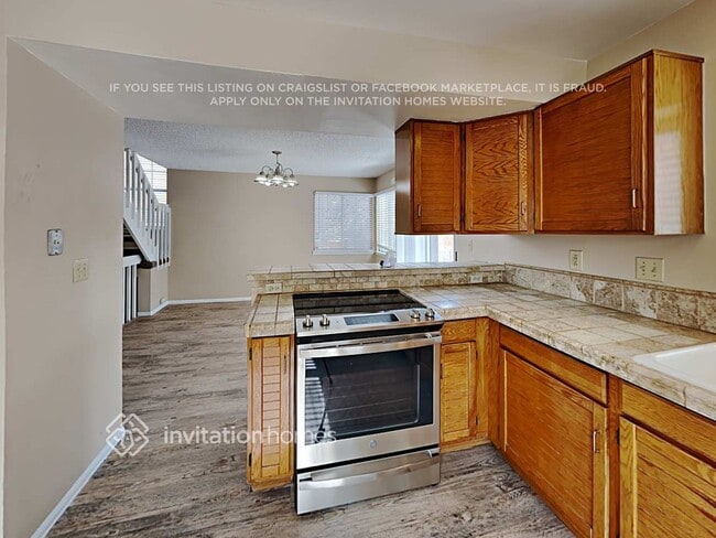 Building Photo - 4890 N Foxtail Dr