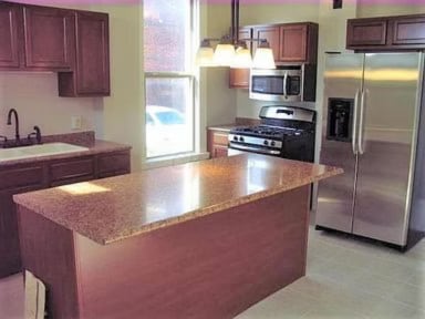 Building Photo - 100 N 5th St