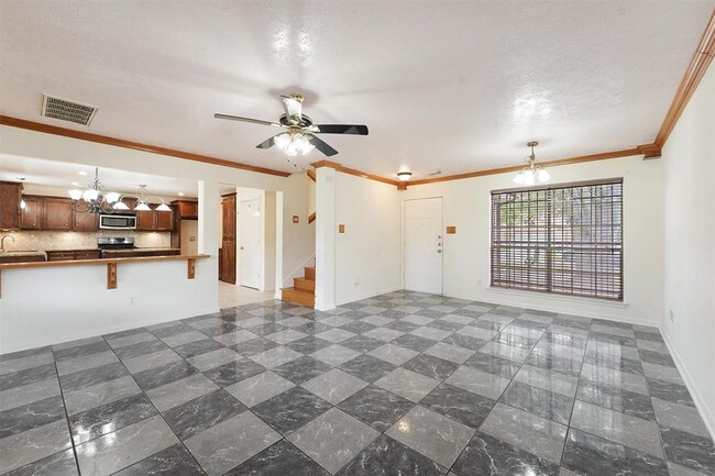 Building Photo - 16131 Canaridge Dr