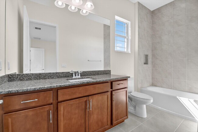 Building Photo - 15120 Wildwood Cir