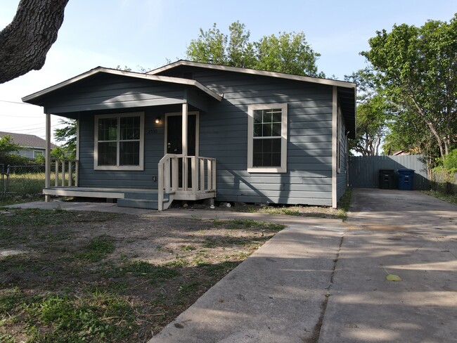 Building Photo - 2530 Halsey St