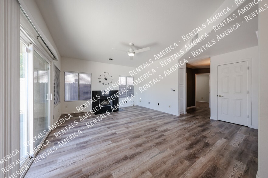 Building Photo - 6101 W Whispering Wind Dr