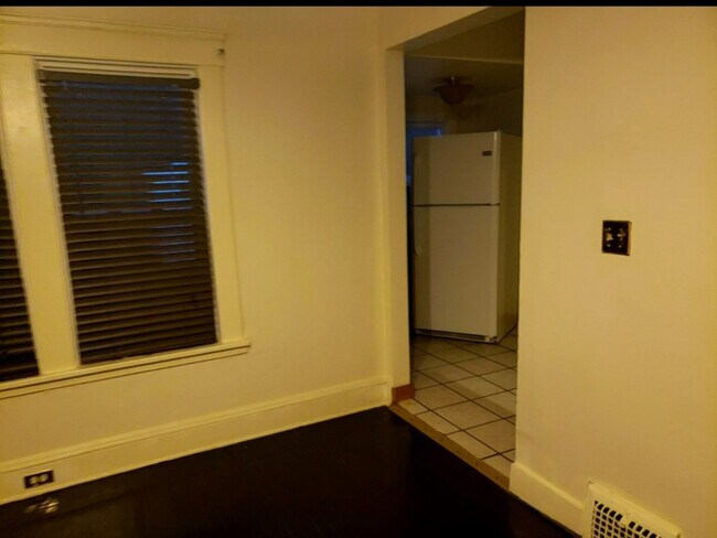 Dinning Room - 2005 Goodnor Rd