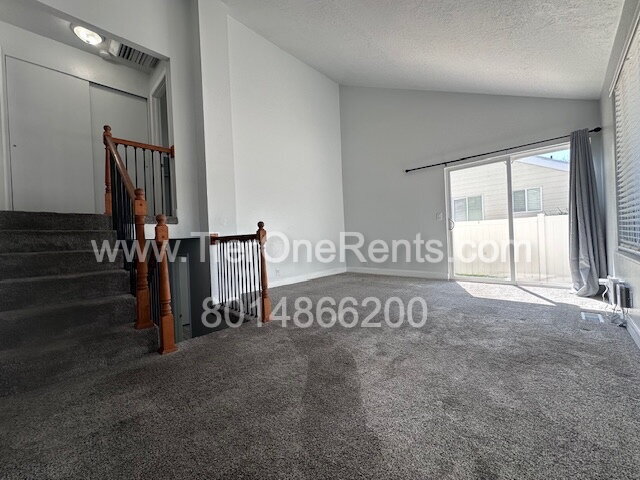 Building Photo - NO DEPOSIT option available for qualified ...