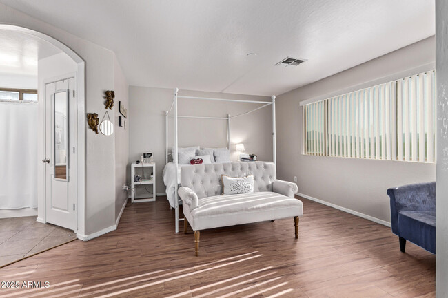Building Photo - 6928 S 50th Dr