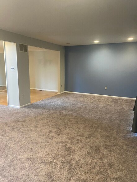 main floor living room - 1424 Boxwood Dr