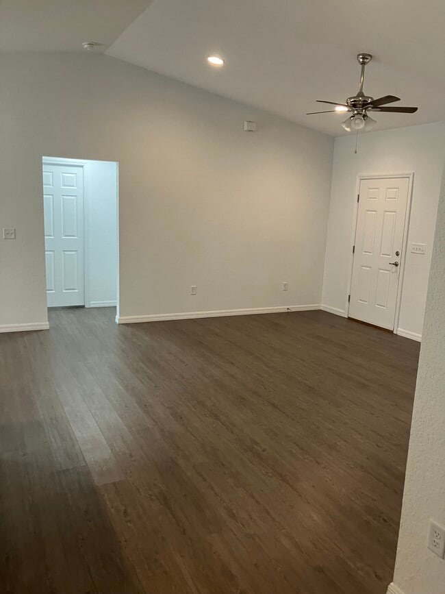 Building Photo - 35 Malauka Cir Ln