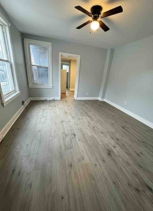 Building Photo - 82 W Main St