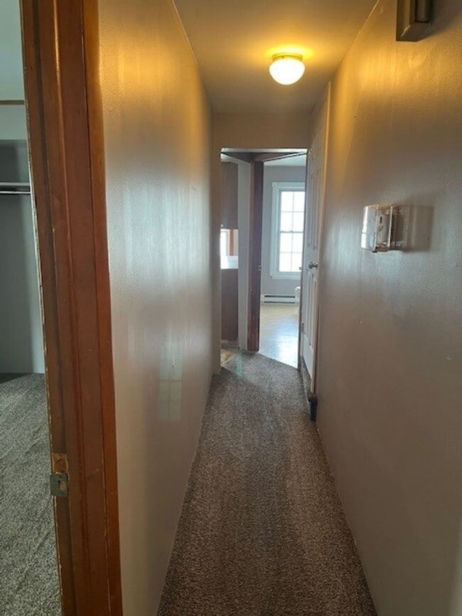 Building Photo - 6 E High St