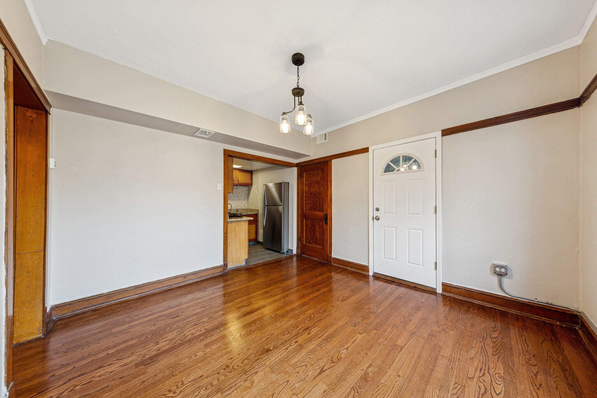 Building Photo - 1128 W Diversey Pkwy
