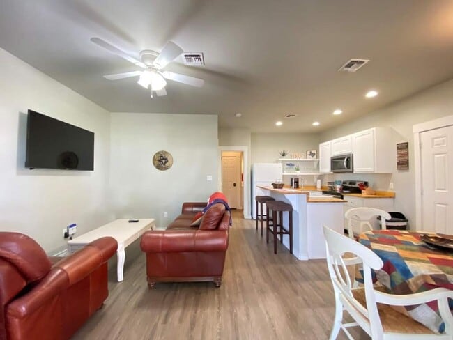 Building Photo - 4212 Hwy 35 S