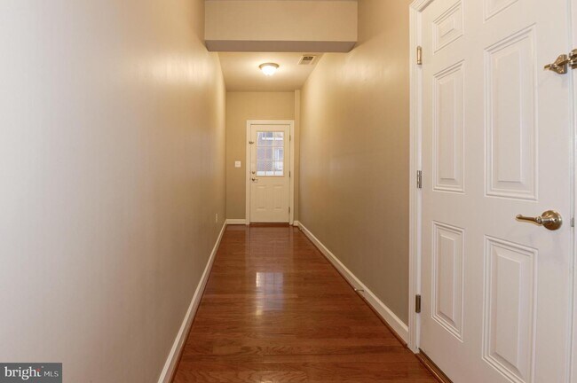 Building Photo - 24951 Avonlea Dr