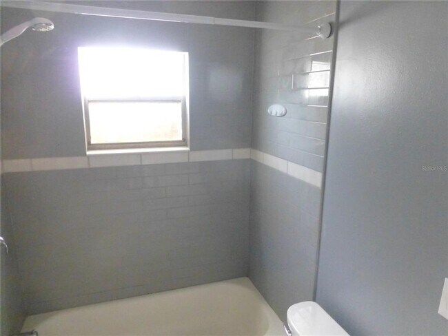 Building Photo - 197 Highland Rd