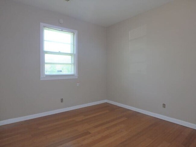 Building Photo - Nice 3 Bedroom Country House!