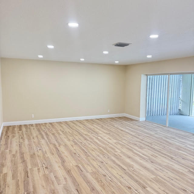 Building Photo - 4073 Lakespur Cir S