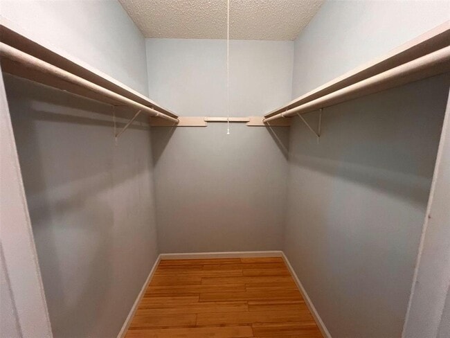 Building Photo - 3503 Southridge Dr