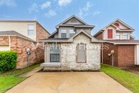 Building Photo - 920 Fairbanks Cir