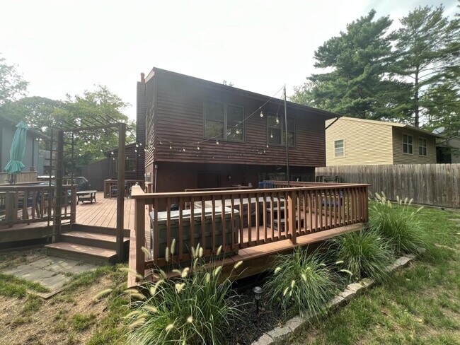 Building Photo - 1002 Timber Creek Dr