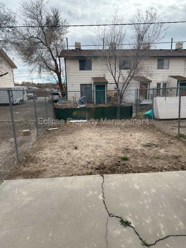 Building Photo - 3247 Main St